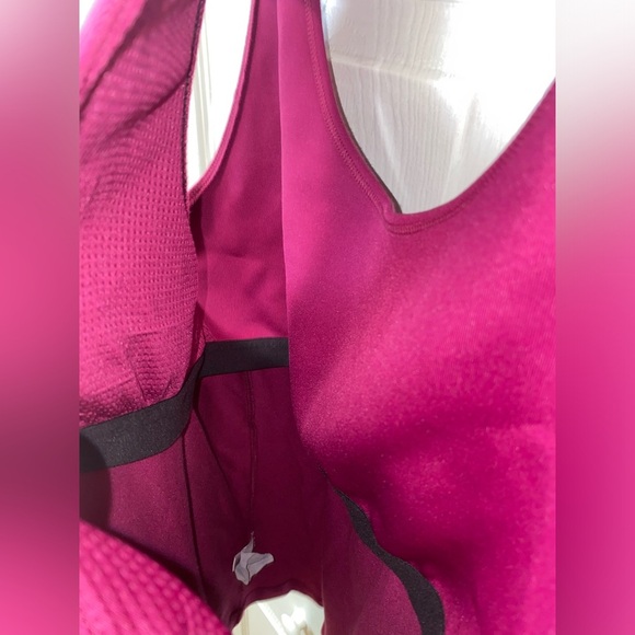 Reebok XL Womens Tank Top - Picture 4 of 4